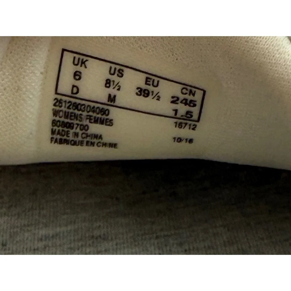 Clarks Cloudsteppers Women Boat Shoes Cream Brown Loafers 261260304060 Size 8.5M